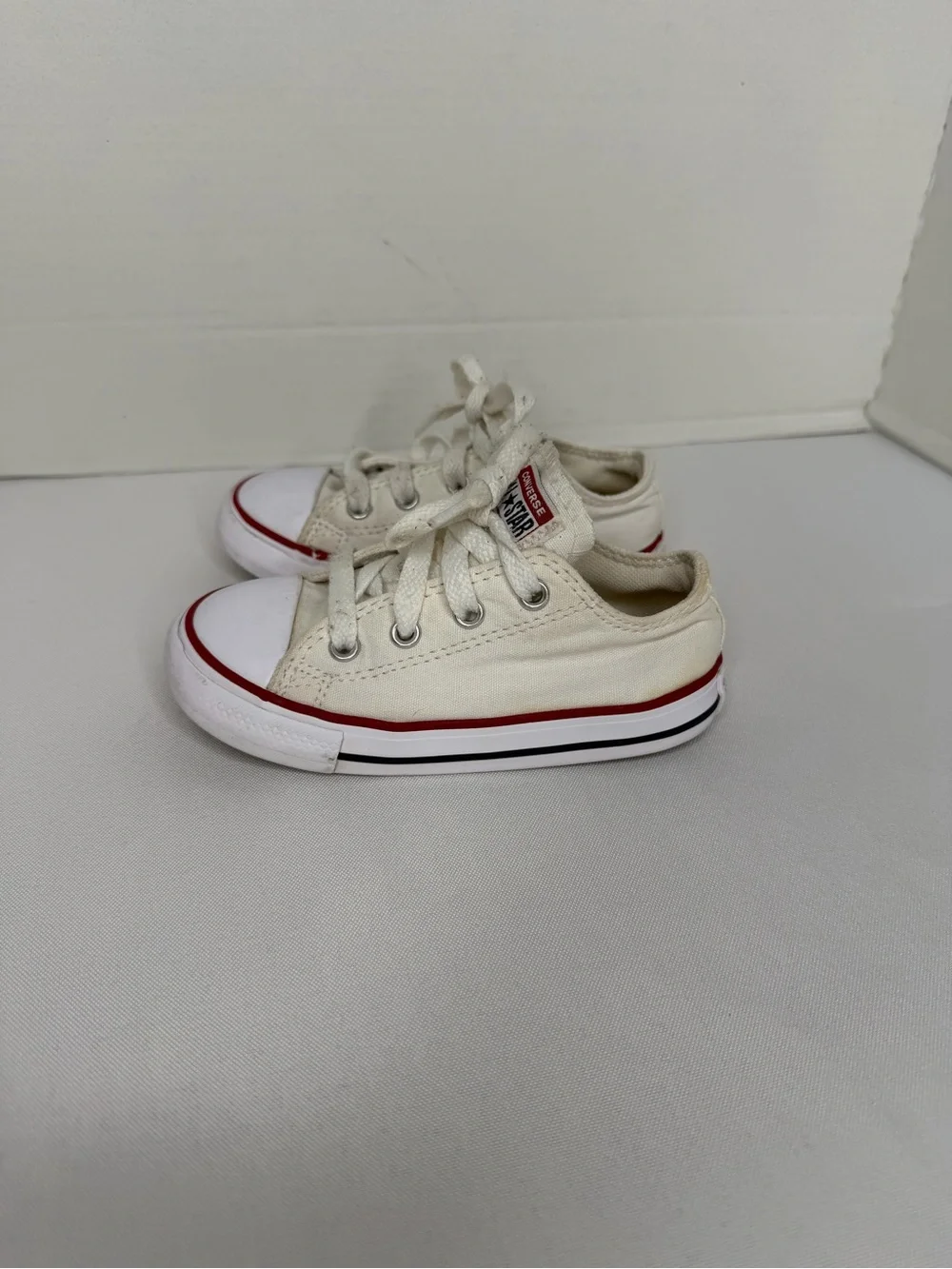Converse Chuck Taylor All Star Toddler Sneakers - White W/ Red/Blue Stripe Size8